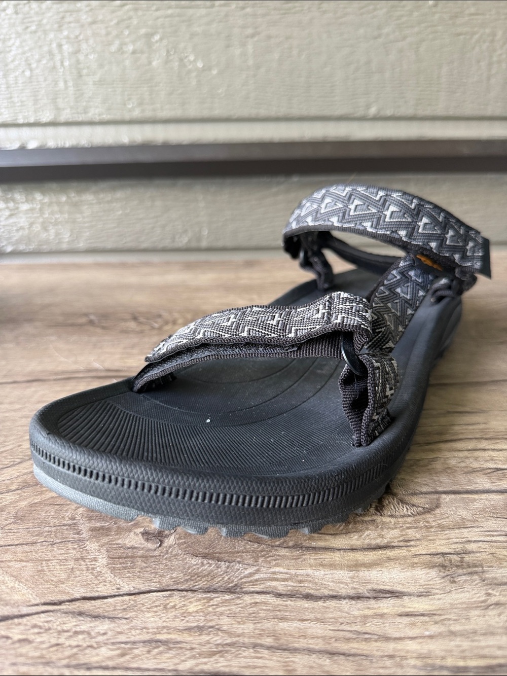 TEVA Men’s Black and Gray Patterned Sandals size 11